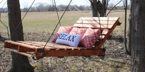 Jak udělat houpačku z palet pro dávání vlastních rukou